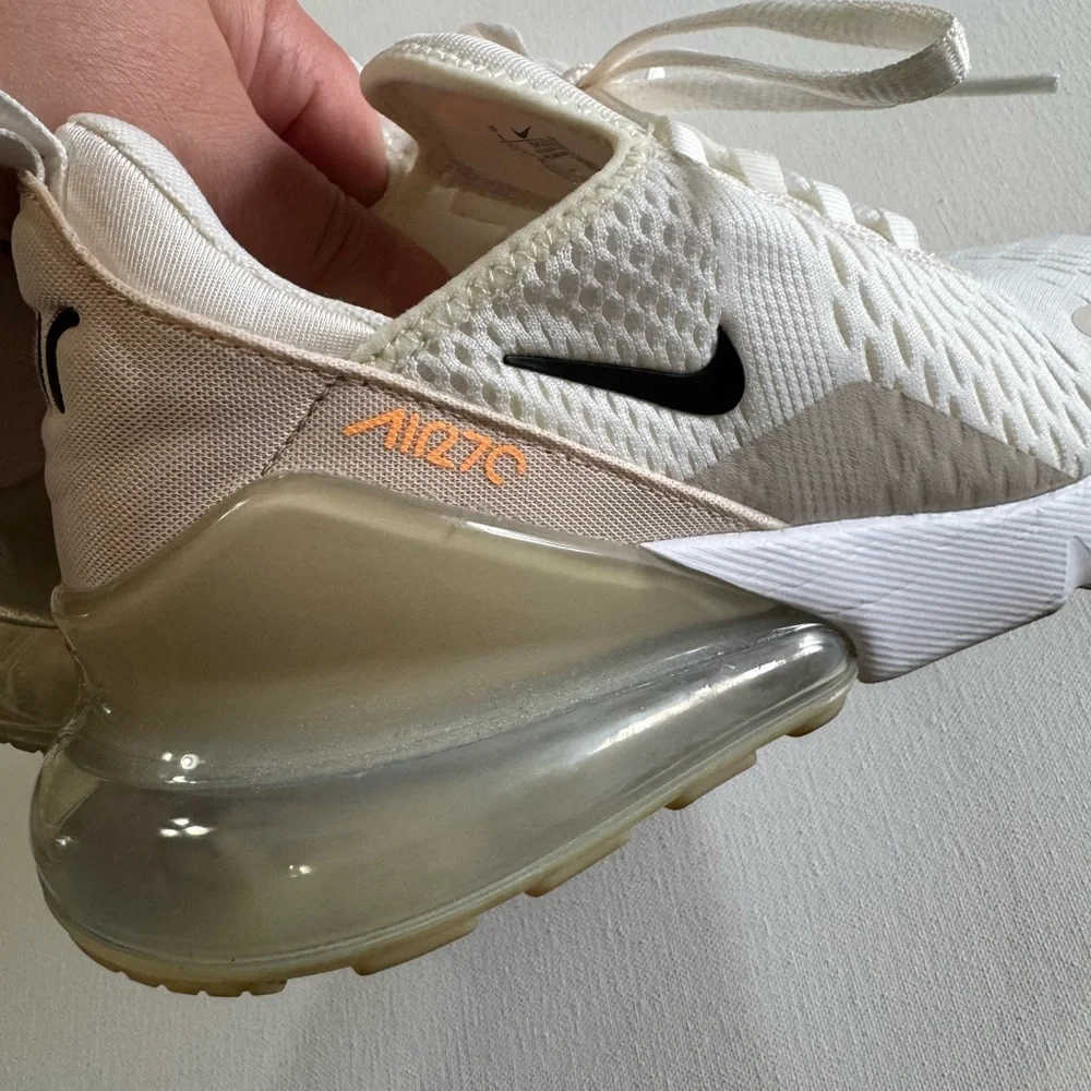 Nike Women’s - Air Max 270 - Summit White/Desert Sand